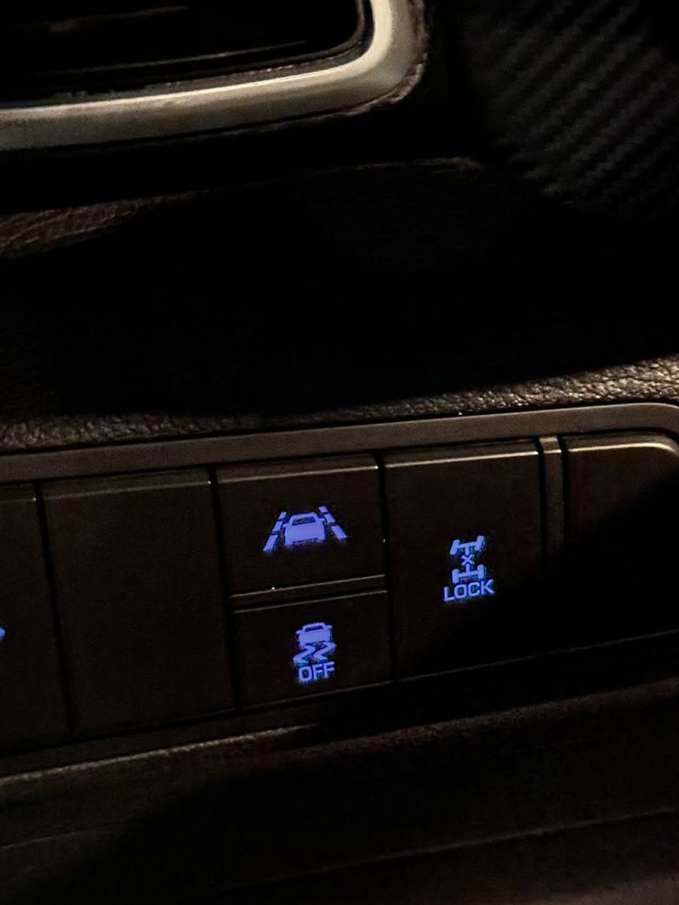 السلام عليكم للبيع توسان ٢٠١٩ وارد امريكي اللون اسود السياره حادثها خشم جاملغ السايق والبنيد بدون دواخل وايرباك ستيرن وبردة وراجعات سيستم صور الحادث موجوده ورقم الشاصي موجود والسونار موجود رقم بغداد الجديد الدولي بأسمنا سنويه جديده وهزه جديده 
المواصفات: 
مكينه ٢٠٠٠ 
ماشيه ٤٥ الف 
شاشة جبيرة
كامرة خلفية
ابل كار بلي
دفع رباعي
رادار امامي
تحديد مسار
مانع اصطدام 
سايد بريك دكمه
اوتوا هولد
ثلاث وضعيات قيادة:سبورت-ايكو-نورمال
كشافات اماميه
تخم تاير جديد
كاعيات الشركه الاصليات
كتلوكات الشركه
السبير والعده مالته 
السيارة جديدة جداً بمعنى الكلمة والجاملغ مبدل اصلي نفس اللون يعني فقط قطعة وحده البنيد صبغ والسونار موضح امامكم وصور الحادث كذلك عنوان السياره بابل مشروع المسيب السعر 160وبي مجال للاستفسار ***********
