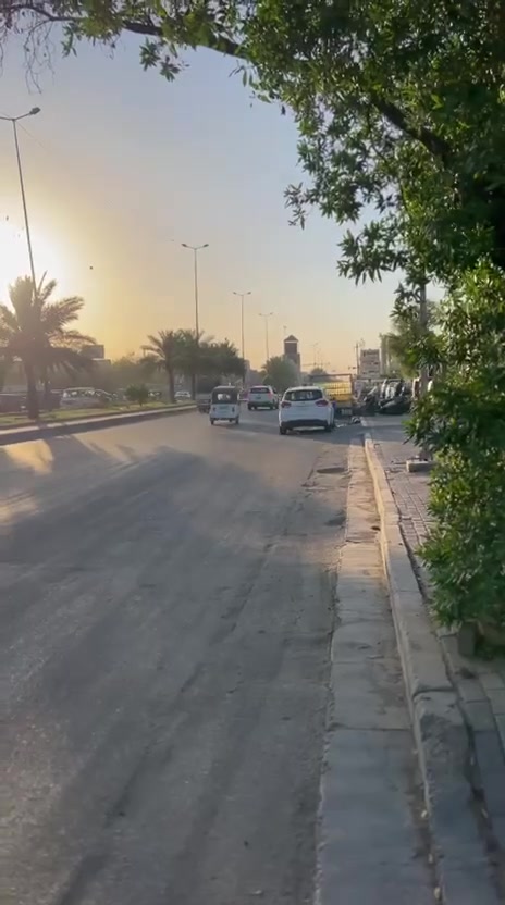 السلام عليكم
للبيع نص قطعه 72 متر مربعه موقع زين  قطاع 55 خلف مستشفى الشهيد الصدر  والتفاصيل الباقيه  موجوده بل الفديو  للستفسار التصال على الرقم *********** (واتساب )
