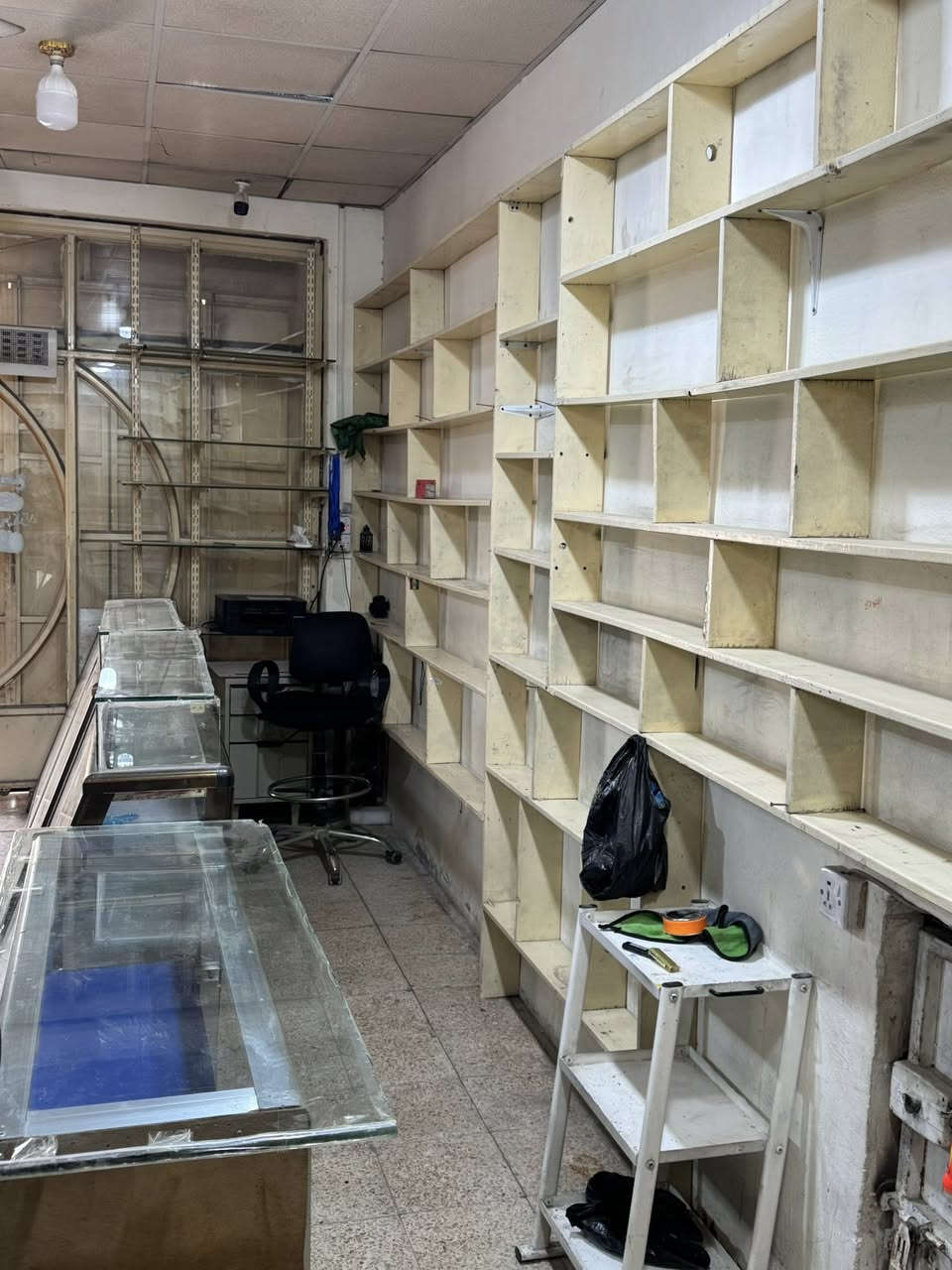 سلام عليكم أسواق البيع مقابيل مستشفى ساهرون    مكون من كلشي ‬  ستفسار على رقم ‭0770 499 7268‬
