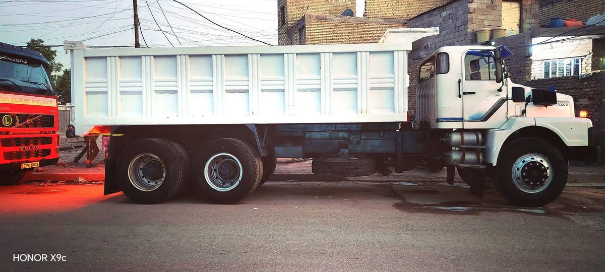 للبيع !! 

فالفو موديل ٨٦ بلادي

مكينه F12

كير 4×4 فقستين 

مجموعه النكي

رقم تحويل ثاني يوم

                           ***********
