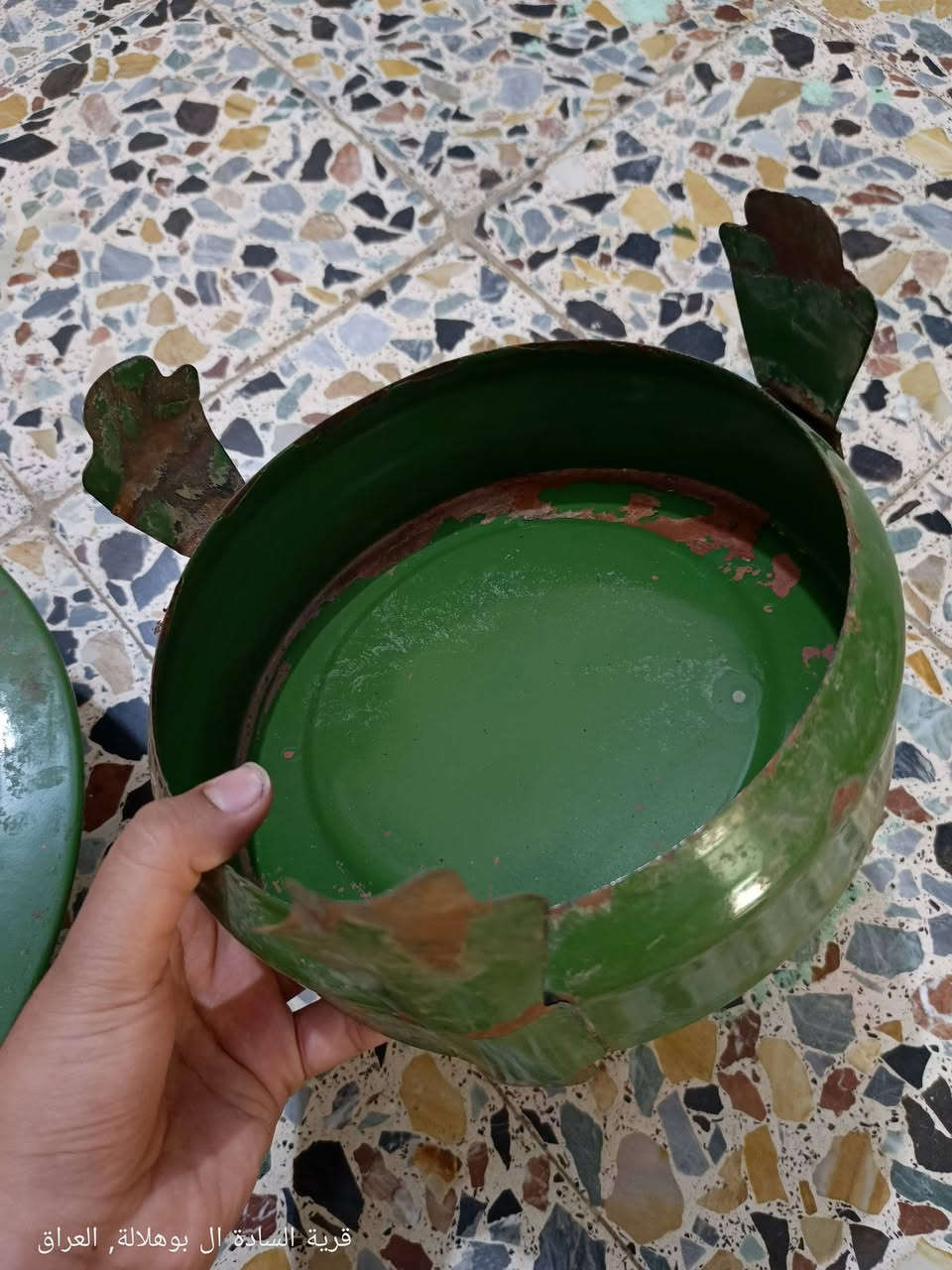 جوله قديمه
السعر 15 
الرقم / ***********
توصيل ماكو 
شرط ما تخر بس نقص فتيله
