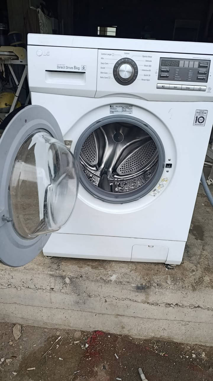 سلاوی خوداتان لێبێت غەسالەی LG زۆر خاوێن بۆ فرۆشتن غەسالەک 8 کیلۆیە هیچ کێشەو مشکیلەی نیە هەر بەرێزێک خوازیارە پەیوەندی بکات یا خود نامە بنێریت 
***********
***********
تێ بینی ناو نیشانم  سۆران بەرزێوە
