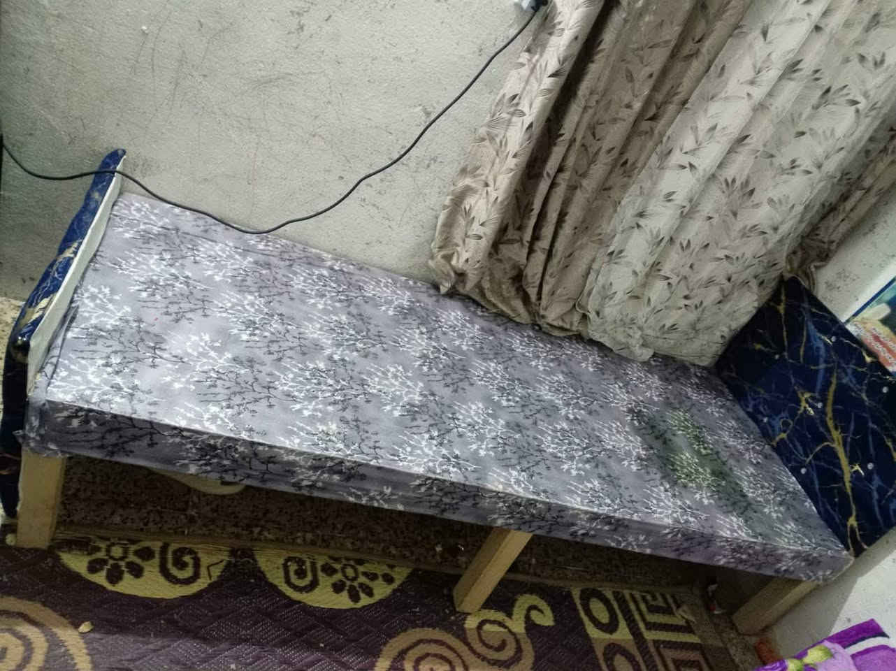 تخوته ثلاثه للبيع نضيفات والتخت مال طفال 
خاص مفتوح


**إذا كنت صاحب هذا الإعلان وتريد حذفه لأي سبب، رجاءا أرسل رسالة إلى الدعم الفني**