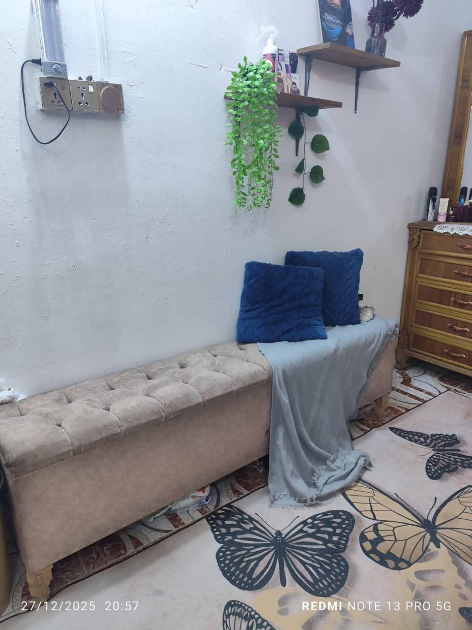 غرف نوم مستعمله للبيع السعر ٨٥٠ للاتصال علئ الرقم ***********
