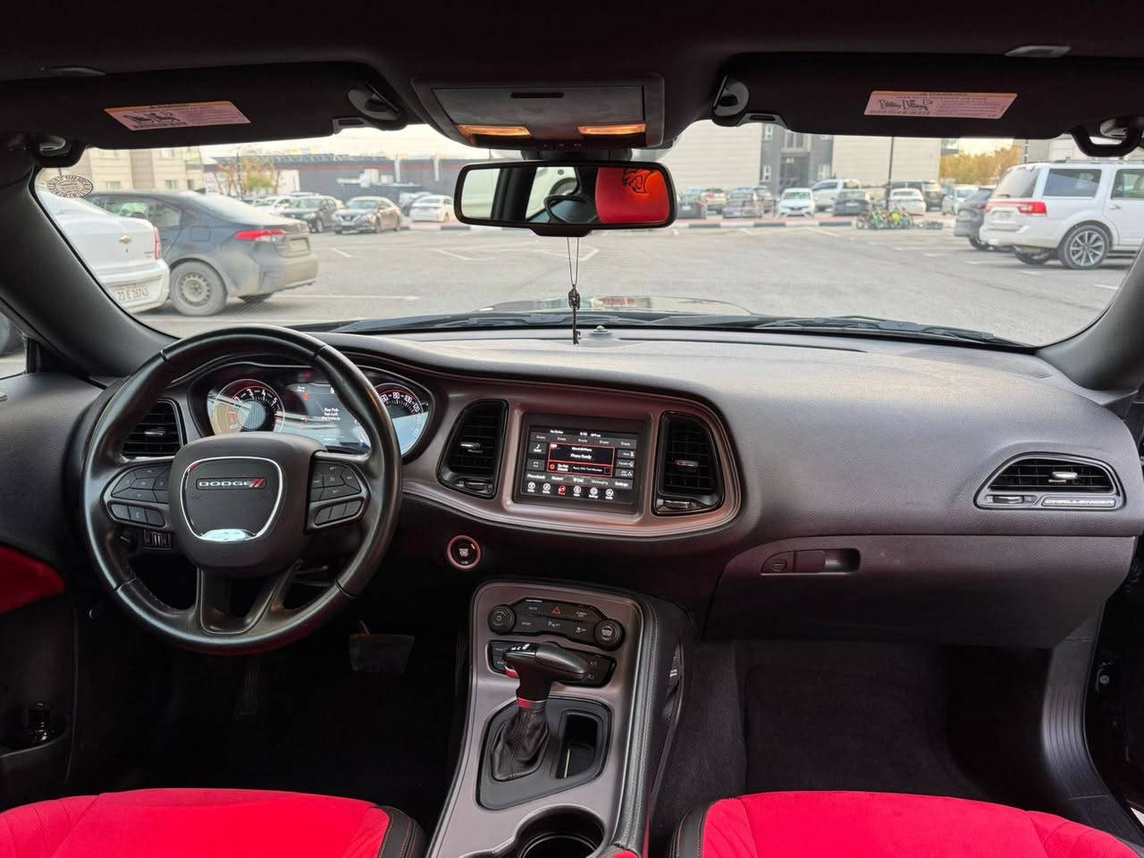 دوج جالنجر 2023  GT
السلام عليكم اخواني ..
دوج جالنجر موديل 2023 فئة GT تفاصيلها كالأتي :
- حادث بنيد وجاملغ السائق شطح سطحي بدون دواخل بدون اي ايرباك شواصي مكفولة بجم كبس 
- محرك 3600 المرغوب ٦ سلندر اقتصادي
- بنيد GT ابو الفتحة دعامية ولحية بلادي 
- ويل حجم 20 مال SRT بلادي مميز 
- دواخل جلد وكنتارة احمر مميز جدا 
- حساسات خلفية 
- باقي مواصفات الـ GT المعروفة 
- ماشية ٤١ الف ميل مشي مال امريكا مماشية بالعراق بحالة الزيرو 
- السيارة تعميرها فوق الممتاز كشرها نظيف جدا مابيها شخط 
- محرك وگير وكهربائيات وميكانيك مكفول من العطل ولا كلوب مشتعل بحالة الوكالة 
- السيارة دخول جديد ترقيم جديد سليمانية شرط التحويل 
- رقم الشاصي  2C3CDZJG7PH605354

السيارة جديدة جدا ومناقصها برغي ترايها خير من الله ومعروفة الجالنجر بوساعة الداخل والسرعة والرزانة والعزل والثباتية .. 
ومكلفة اكثر من هذا السعر بهواية والفواتير موجودة 
مكان السيارة بغداد - البلديات 

للمعلومات الاتصال : 
***********    أسيا سيا
***********    فايبر + واتساب  المهندس احمد
