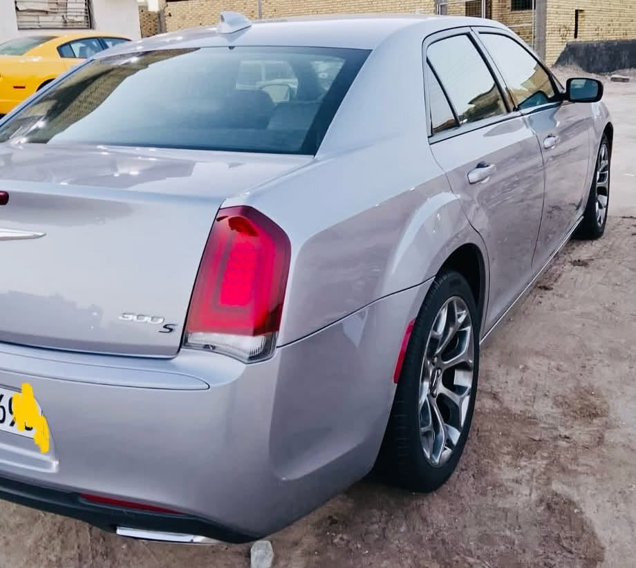 اوباما موديل 2018 شمالي
فئه S ماشيه 126 
السياره كنديه كنديه عداد 260
مواصفات الاس معروفه بدون بنوراما 
شفتات استيرن عداد 260 
طخم تاير جديد
شاشه كاربلي داخل جلد اسود الاس
ميحتاج نذكر مواصفات
تريد تحويل تريد وكاله تمام 
السياره كفاله عدا باب كلير بدون فتح 
سياره جاهزه الي يدور نظيف للعلم 
السياره بالناصريه حي اور قرب المدرسه الايرانيه 
السعر 220 بدون مراوس 
الاتصال ‭***********‬
