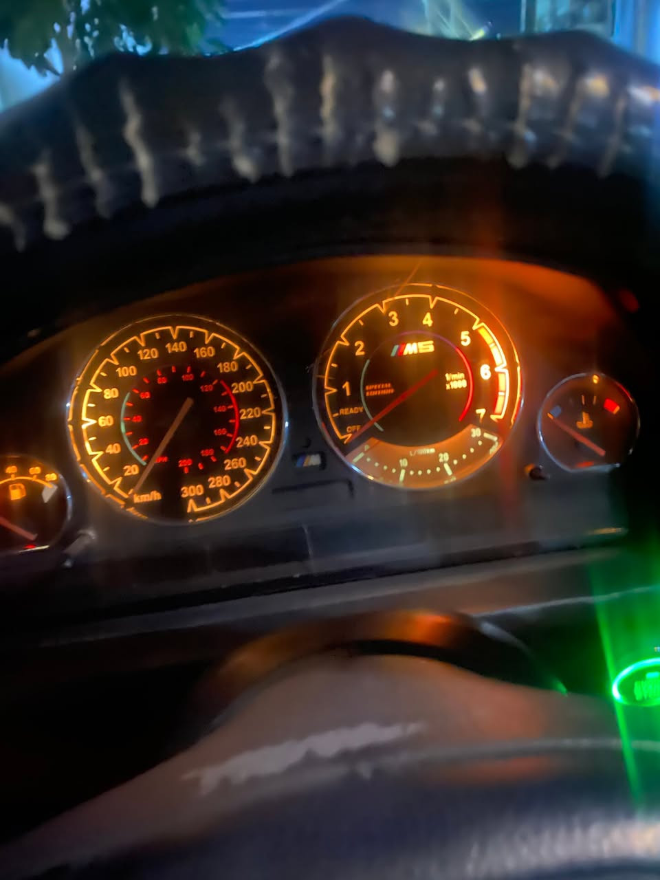 سلام وعليكم 530i اصل 8 سلندر عليها مكينه 40 مكينه كير مكفولات رقم نينوى سنوية لل28 شرط التحويل سيارة جاهزه تايرات جدد صدر جديد نصبتها احلى من الصور بدون ضرر صبغ جمالية سعر 83 وبي مجال عنوان كركوك


**إذا كنت صاحب هذا الإعلان وتريد حذفه لأي سبب، رجاءا أرسل رسالة إلى الدعم الفني**
