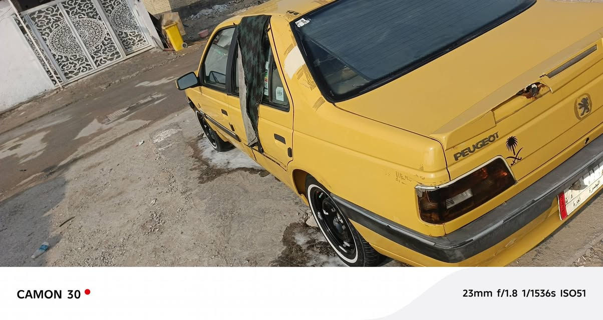 سلام عليكم بيجو ٤٠٥ مديل ١٦ كفالة عامة ما عدة بارد بلباب الورة السايق سيارة جاهزة تبريد ثلج تخم تاير حدادية كهربائيات كلها كاملة راعيها يريد تحويل مصفرة هيئة وغرامات بس لمكينة تنقص سعرها ٣٩ وبيها مجال  مكاني البصرة حي بغداد ***********
