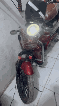 سلام عليكم  موديل 2024 باسكل شحن جديد ستعمال قليل باسكل معرض.  العارضي بطاريات خير من الله بي خمسه 5️⃣ بطاريات يمشني 45 كيلو بل شحنه الوحده سرعه عقيقي 65 كهربائيات كلها شغله بيها قفل سرج سعر 300 بيها مجال هاذا رقم صاحب ابو دراجه ونصل إني مكلف بل نشر رحمه على واديك *********** مكاني نجف حي ميسان بل شريط
