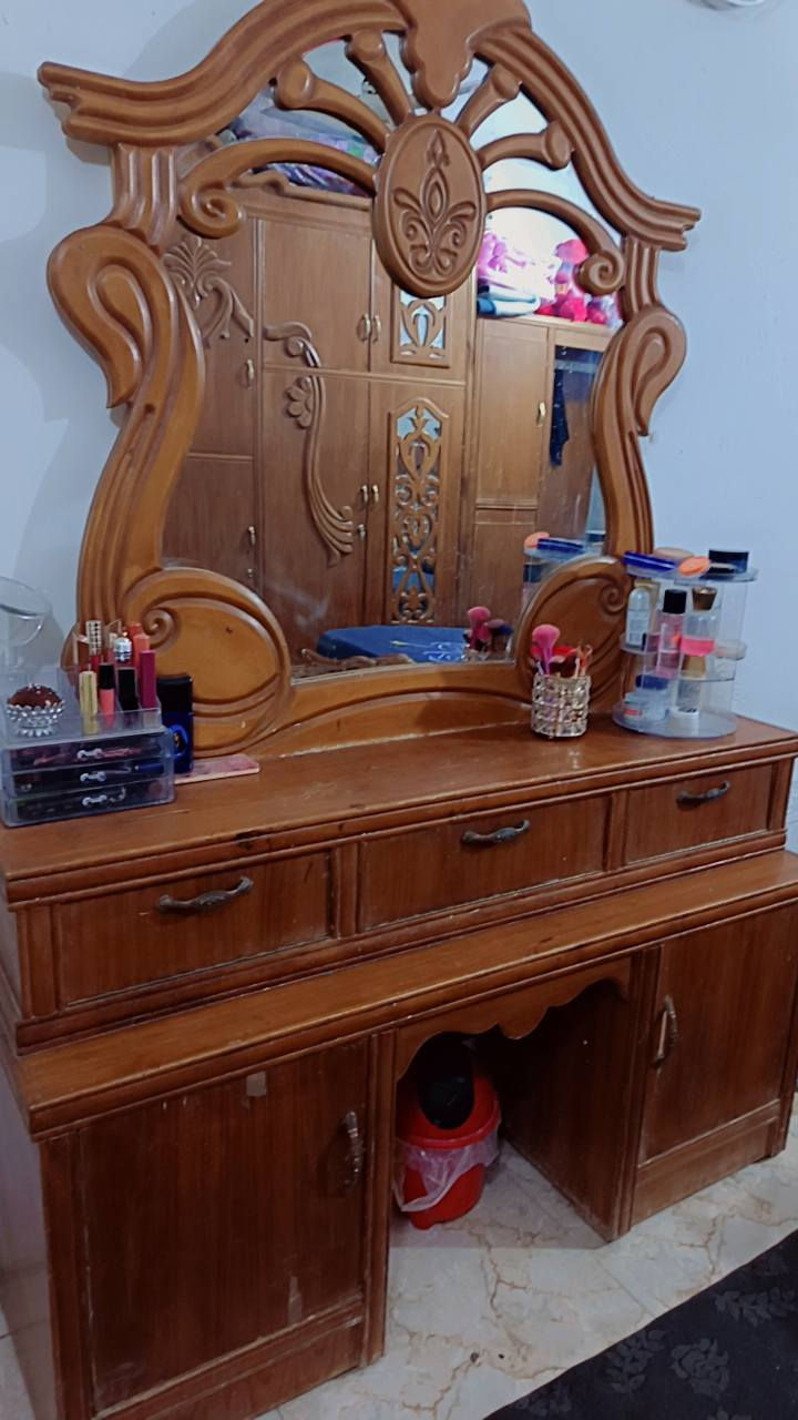 السلام عليكم غرفه أخشاب للبيع تفاصيل ع رقم ‏‪***********‬‏
