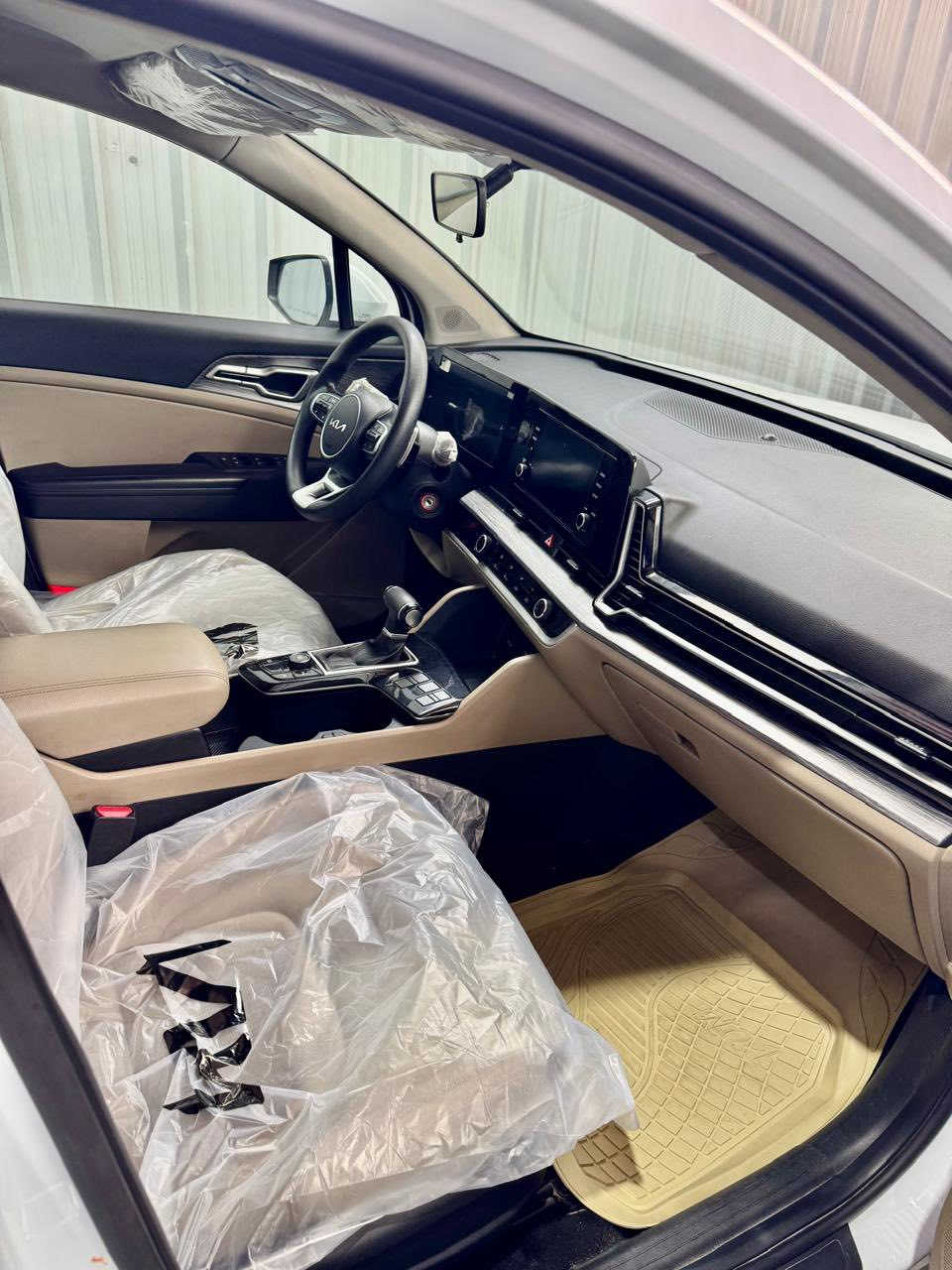 سبورتاج كيا 2022 وارد خليجي بدون صبغ بدون بارد بيها رصعات باب خلفية جهة الساىق وجهة الصدر ماشية 46الف رقم بغداد جديد وبأسمي السياره رادار شفتات سرعة سويج السعر المطلوب 205$ للاستفسار اكثر *********** بغداد الرصافة (الكريعات)
