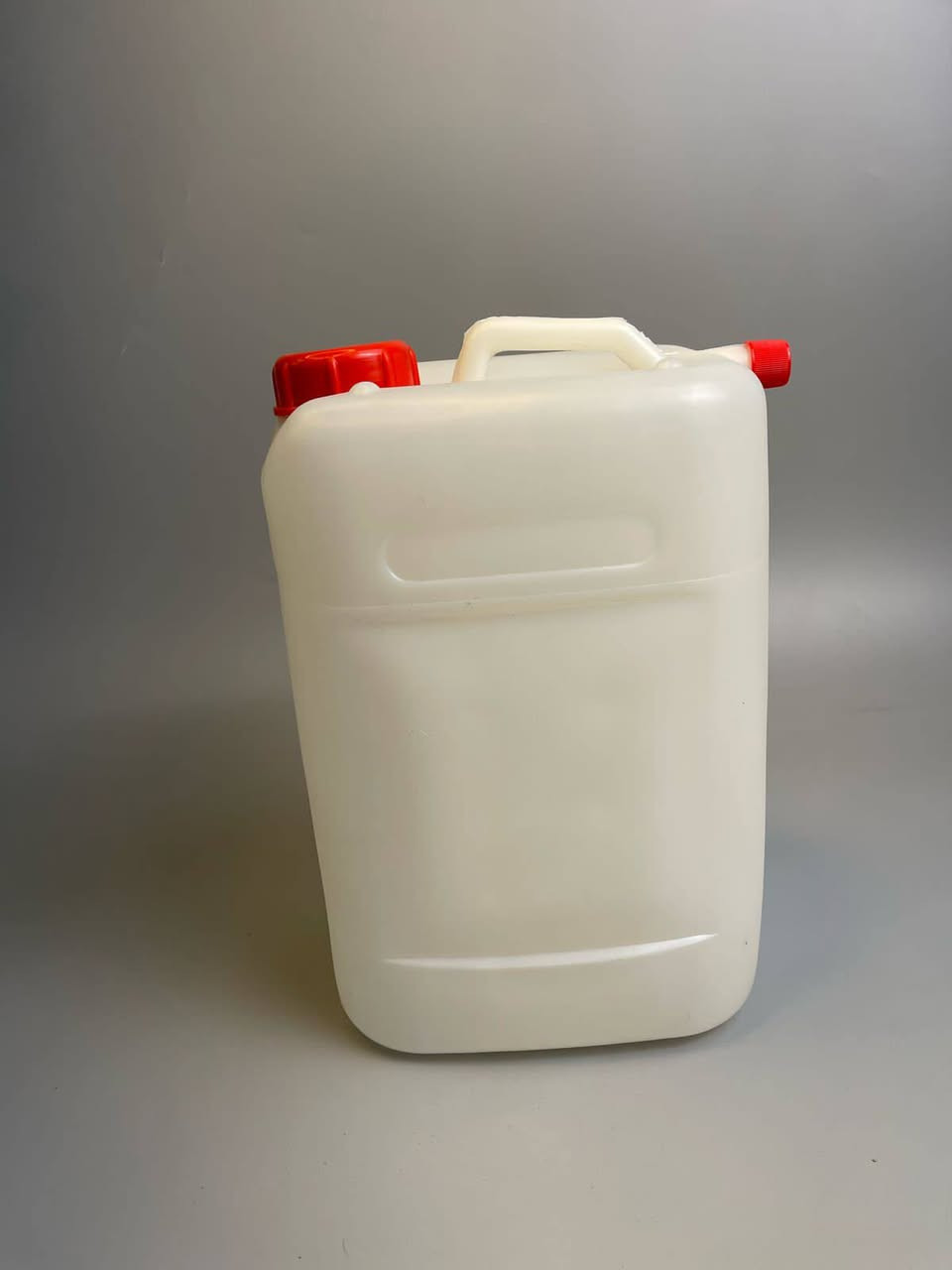 السلام عليكم
يتوفر لدينا دبه 2ونص زاهي 
بطل لتر ونص مثلث 
لتر ونص.دائري
جلكان جميع الأحجام 
البيع كميات فقط ***********
