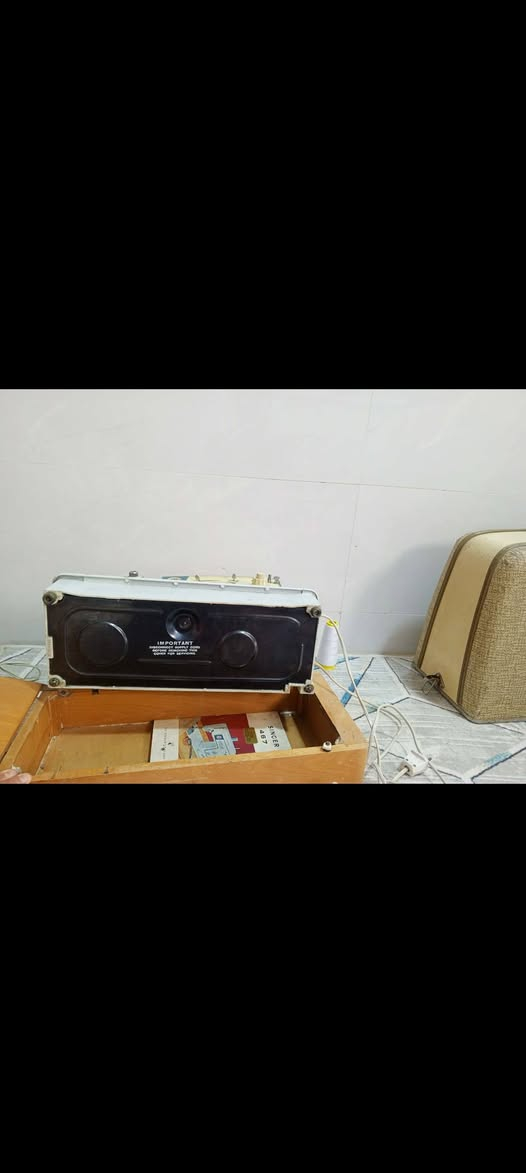 اغراض منزليه مستعمله للبيع الموقع المحل مقابيل المطحنه اي حاجه اتريداتصال بهاي الرقمين *********** او***********
