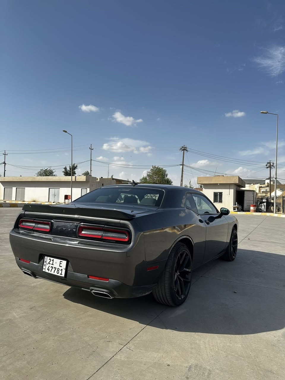 دوج تشالنجر 2023 
Sxt last call النداء الأخير 
ماشية 40الف كيلو متر وقابل للزيادة 
لونها نفطي 
موصفاتها غني عن تعريف 
شاشة جبيرة اكبر قياس 
كشنات تدفئ 
استيرن تدفئ 
كشن سائق كهرباء 
كشنات حظن 
تشغيل عن بعد 
لايت زيون ابيض 
سماعة Alpine 🔊
السيارة بدون ارباك وبدون صبغ 
حادثها جدا بسيط وهذا رقم شاصي 
حادثها بلعراق ٤ أصابع تعديل BDR 
2c3cdzagxph597203
السعر 220 وبيها مجال بسيط 
مكانها كركوك


**إذا كنت صاحب هذا الإعلان وتريد حذفه لأي سبب، رجاءا أرسل رسالة إلى الدعم الفني**