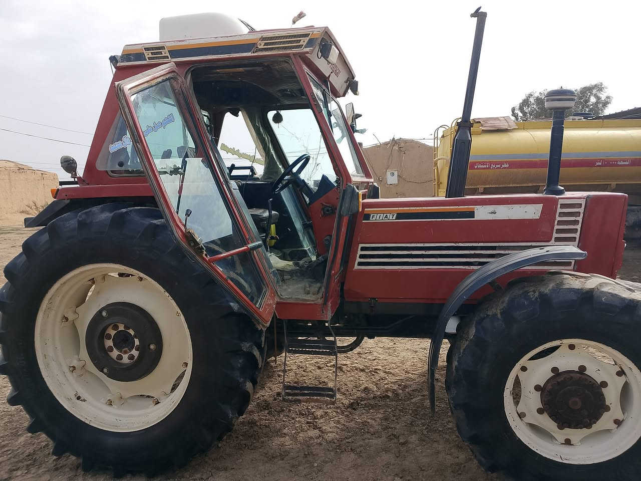 مكينه للبيع فيات حجم 100شغاله مابيه اي نقص كهربايات شغاله نكره سلف لا صرف ولا تبخير تكمه عريظه اكسل بارز سنويه بسمي الستفسار اتصل على الرقم ***********
