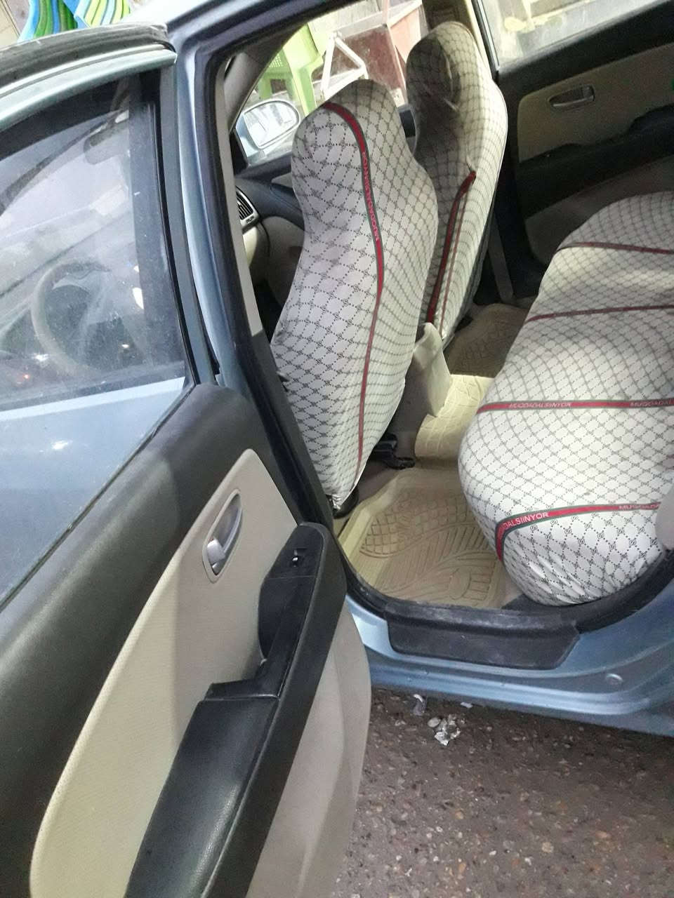 النترا 2010 خليجي مكفوله من الضربه ومن المعجون ومن الصبغ برغي مامفتوح بيه هزه جديده السنويه باسمنه شرط وين ميعحبك سونار افحص   محرك 1600 كير حداديه تخم تايرات كله شرط تبريد تدفئه سياره مال جناي جاهزه على اخر حبايه بيه جراد خفيف السياره مال بيت مامتعوبه مكان السياره الديوانيه السعر 88 اتصل على *********** و*********** اخوان ماعندي فيس اتصل فقط واني بخدمتكم
