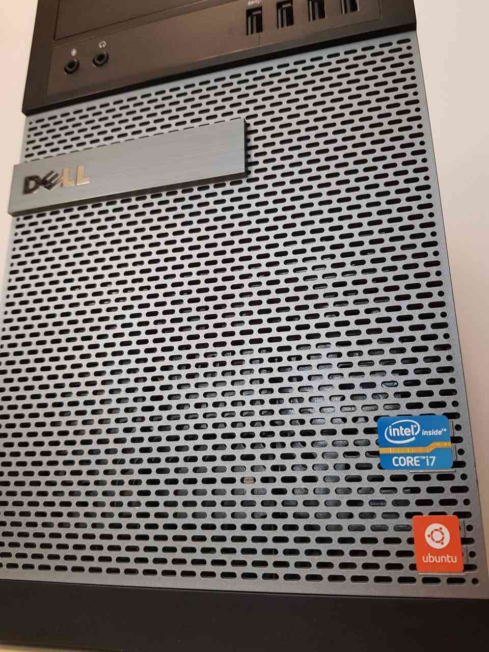 السلام عليكم 
متوفر حاسبة Dell Optiplex 9010 مستخدم 
المواصفات 👇
Cpu: Intel Core I7 
Ram: 8GB 
Hard: HDD 500GB 
يجي وياه شاشة حجم 19 
مع كل الوايرات 
السعر 200 الف 
متوفر خدمة التوصيل الي جميع المحافظات 
***********

***********

