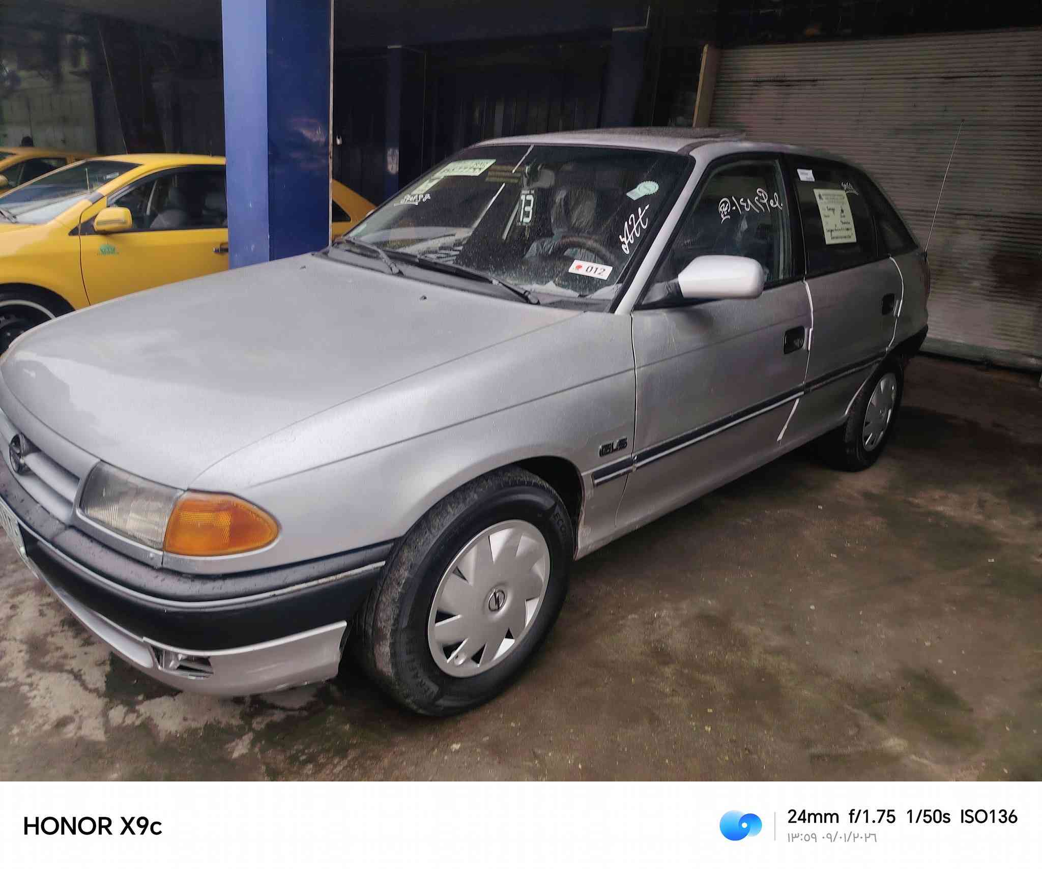 استره للبيع حجم 18 كير ومحرك شرط. صبغ بس الدواير سيارة جهازه فتحه سلايت طخم جديد سنويه عظم. جامات كهرب موديل 92..السعر 48 بيها مجال للطيبين *********** العنوان موصل الأيمن
