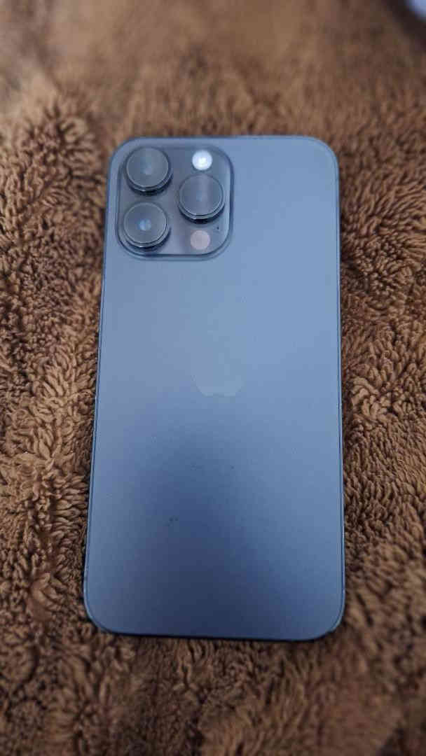 ايفون 14نضيف شرق اوصط وتر برو ما مفتوح كارتونه وملحقاته كامله بطاريه 86مكاني كربلاء رقم الهاتف *********** السعر 950وبي مجال حك جيه
