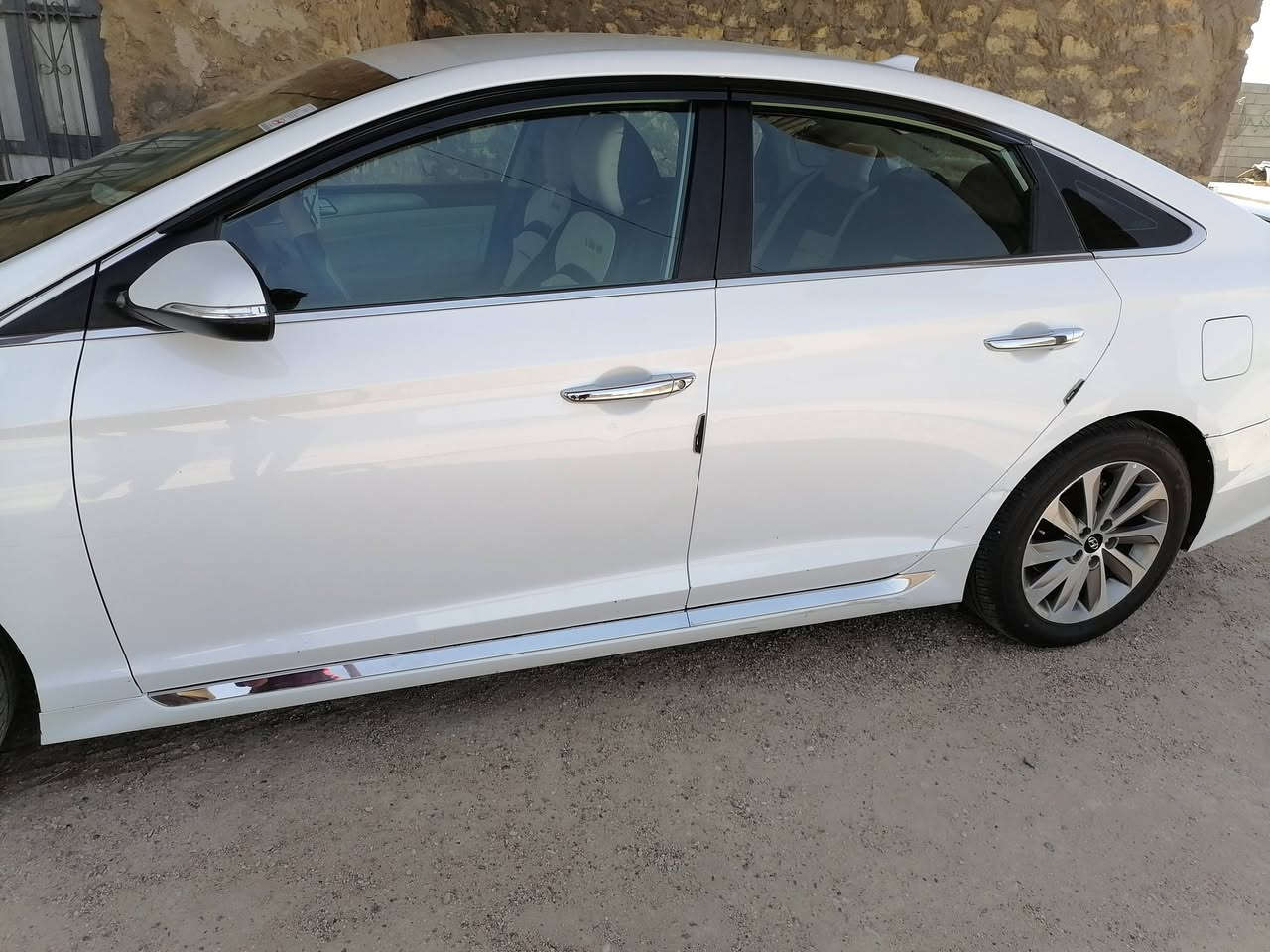 سلام عليكم سوناته لبيع موديل 17رقم لانبار سياره مكفوله مكانه رمادي رقم الهاتف***********
