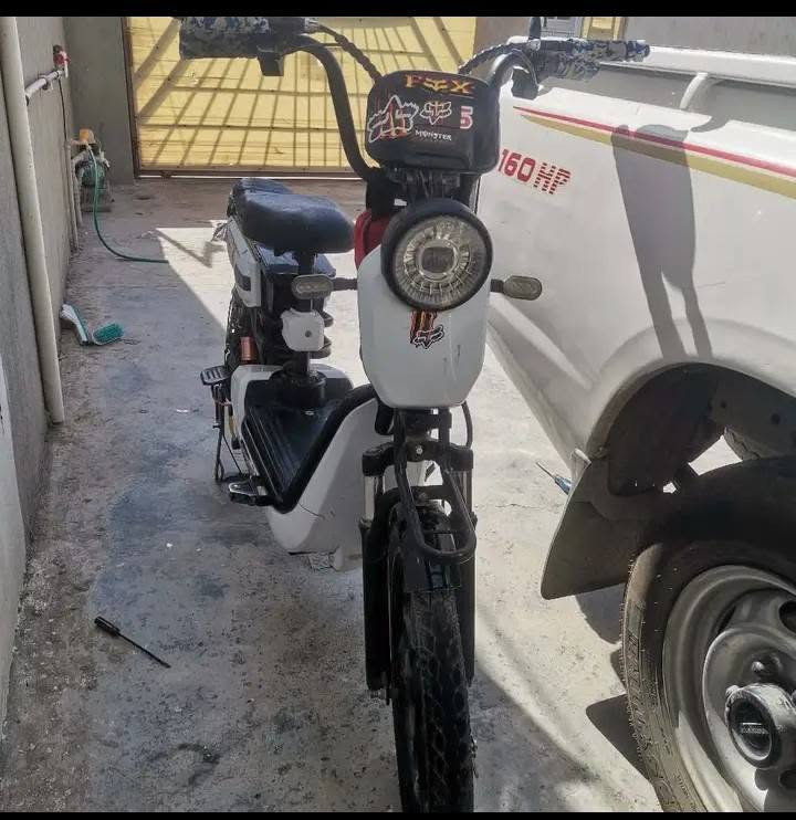 پاسکیل شەحن بۆ فرۆشتن فول مواسەفات شغال کارەبای مەزبوتە بەشەرت زۆر جوانەو تازە ماوەتەوە حجم20 چوار پاتری تازەی پێوەیە بلوتوز تابێڵی پاکە لید هەموو گیانی بەشەرت زۆر پاکە سعری 250هەزارو مەجال ژ.م/*********** كركوك, العراق
