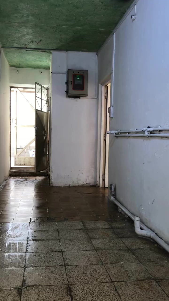 مشتمل للايجار طابق ثاني الغدير مجاور حسينيه الرسول الاعظم للاستفسار الاتصال على الرقم ***********
