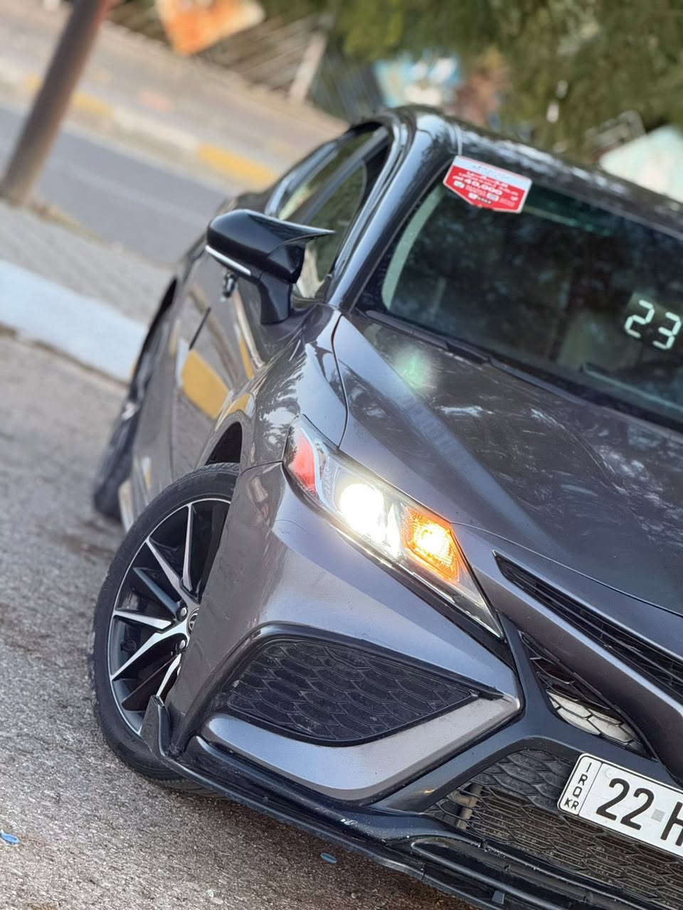 سلام عليكم كامري للبيع موديل 2022SE
حادثها بنيد جاملغ بدون قطره داخل اوباك ستيرن ماشيه 44الف 
السعر 185 بيها مجال للشراي عنواني شرقاط ***********
