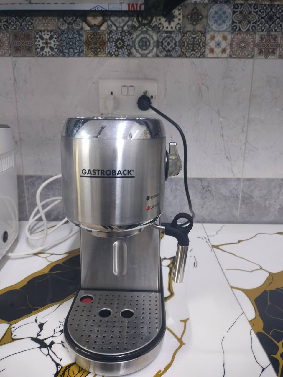 غراض بيت للبيع نظيفات جدا
1   جهاز رياضي
2    كوفي مشين 
3    عجانة تحضر وتشوي المعجنات 
4.   مكنسة كهربائية خاصة للسرير وتخم القنفات 

للبيع أسعار مناسبة


**إذا كنت صاحب هذا الإعلان وتريد حذفه لأي سبب، رجاءا أرسل رسالة إلى الدعم الفني**