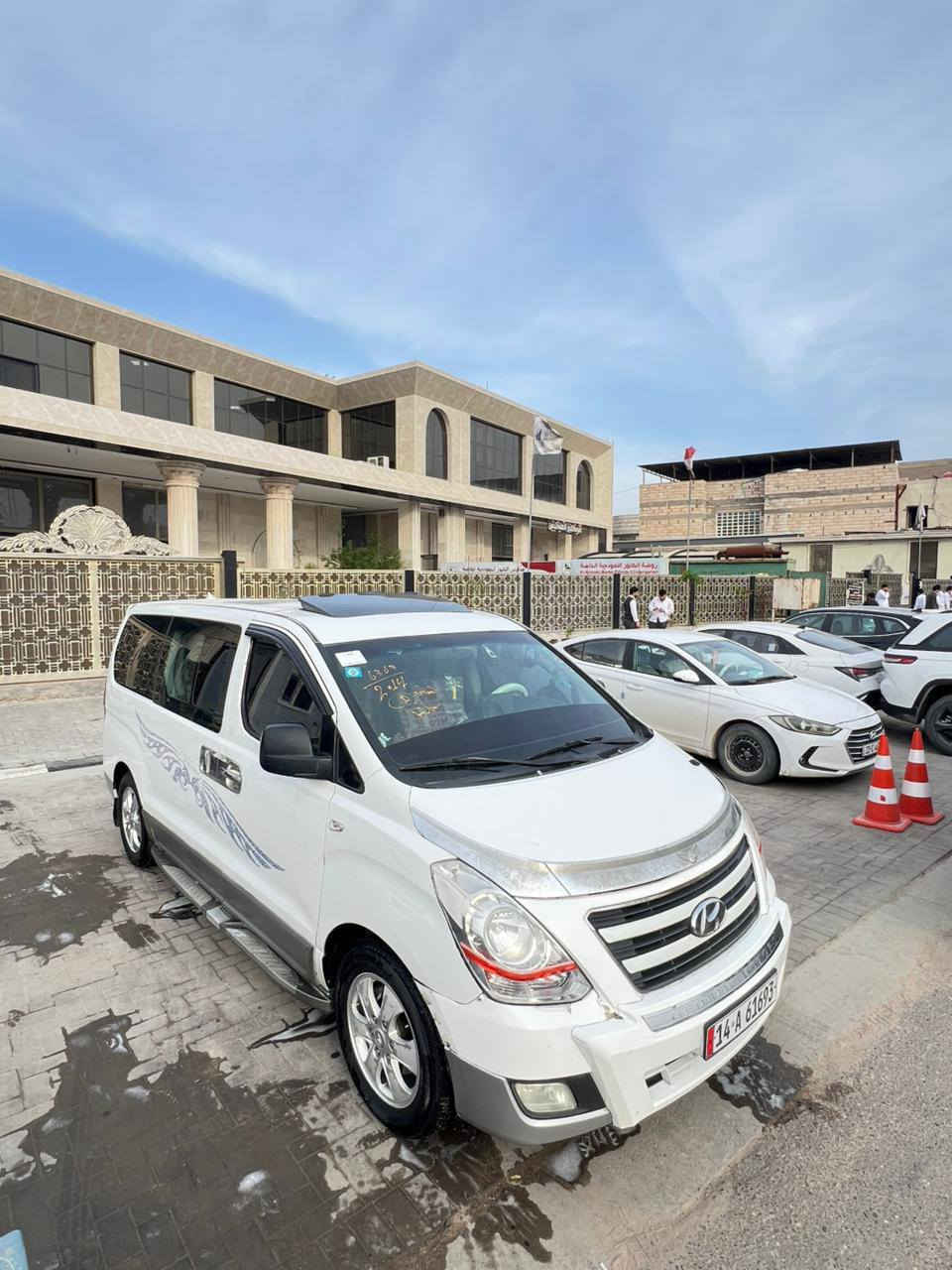 سلام عليكم البيع ستاركس مديل 14اصل بيه شويه صبغ شبر وحد وبيه مدكر كدام بدل بدون دواخل سياره حلوه حله من صور  مكينه مجول جديده لا تبخير ولا تنقيص سياره فول مواصفات فتحات  حداده جديده تبريد ثلج   بكان سياره بصره الهارثه 215بيه مجال الطيبين شراي ينتصل  واني خادم   ***********
