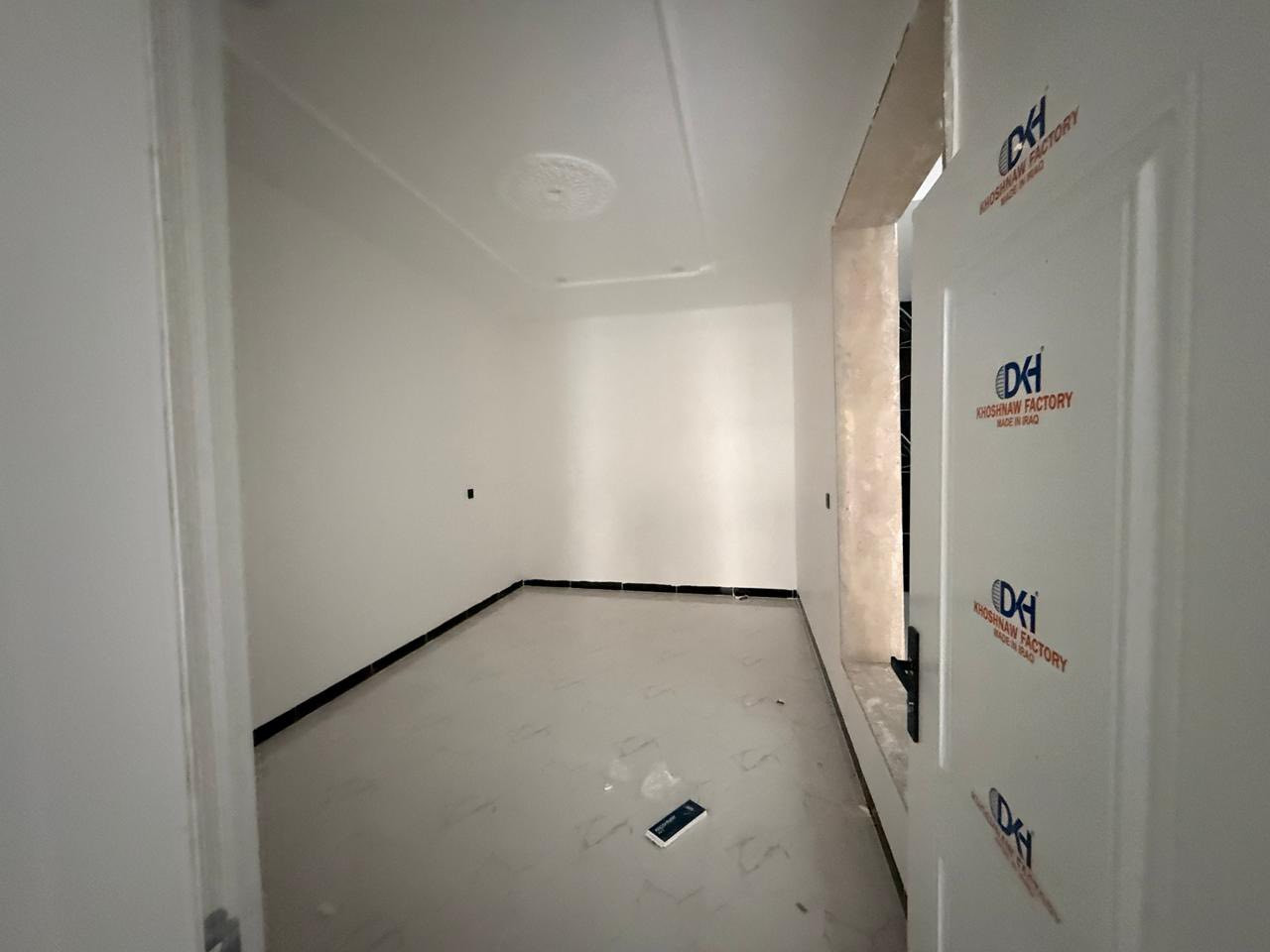 بيع سريع  #دارللبيع حي 5حساروك 

#المساحة  125+125 متر  فلات 

#يتكون من ٤ غرف و ٢هول و استقبال   ٢مطبخ و ٤صحيات 

#طابو  يسجل مباشر باسم كل عراقي 

#السعر 8 دفتر و 40 ورقه و مجال 

#للاستفسار https://t.me/aqaratalshmal
***********
***********
