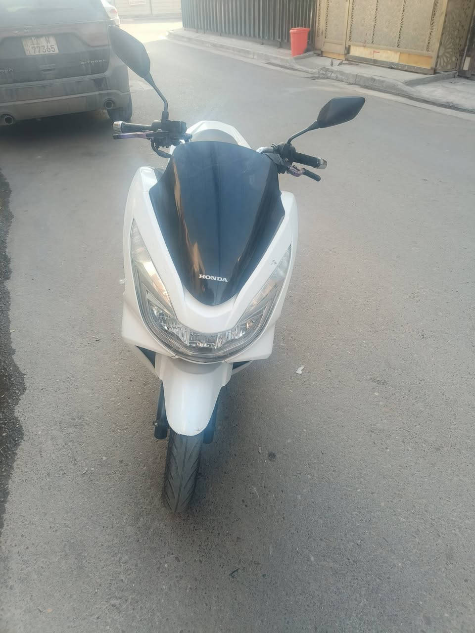 دراجة pcx جيل ثاني مكفولة كلجات ومكينة وكفرات نظيفة جدا بس كسر بسيط بالكفر
مكاني الاعظمية 
***********
السعر 15 ورقة وبيها مجال
