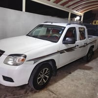 مازدا BTمحرك2600 بيها 3قطع صبغ بدون دواخل سياره جاهره ماشيه 130الف فقط...