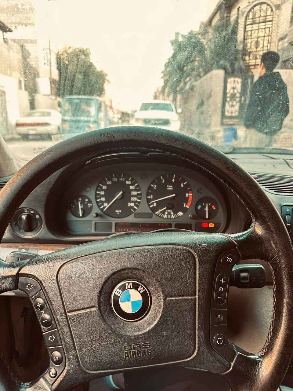 للبيع او المراوس
كاسحه مديل 1995 (رقم بصره تحويل ثاني يوم) 740اصل 

✈️تستلم ارقام انكليزي جديد كامله معاملته بس استلام✈️
مكينه كير كفاله 
تبريد شغال 
حداديه حلوه 
تخم تاير كهربائيات كلههه شغاله 
دواخل نضيفه 
تحتاج إلى ترتيب وصبغه فقط البنيد والصندوق جارد

السياره بلبصره. .....السعر 45$وبيهه مجال بسيط

***********
