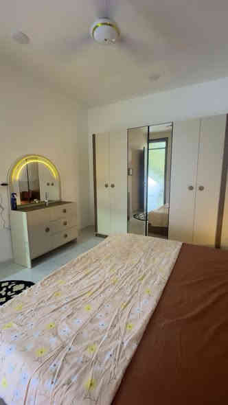 السلام عليكم غرفة  من هوم سنتر أخذناها خمس قطع انارة داخل الكنتور جديدة بعدها ولا شخط بيها استعمال فقط شهرين الله والوصل موجود 
السعر 800  العنوان شهداء السيدية 
***********
