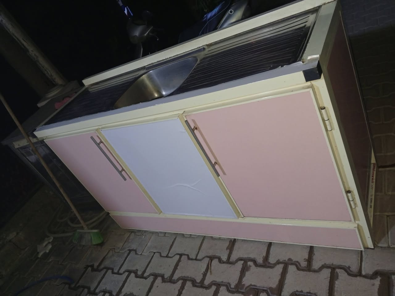 سنك ستيل طول 160 مستعمل شي قليل نضافه فول مبي اي شي جديد وبسعر مناسب العنوان تكريت  شارع الزهور لحولي 

للاستفسار اكثر تصال على الرقم الهاتف او مراسله ع واتساب 
*********** واتساب+تلي
*********** واتساب+ فايبر
