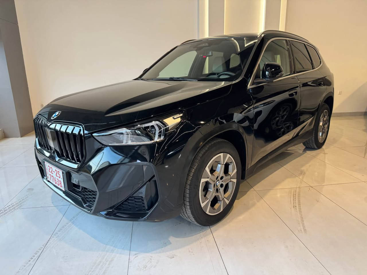 💰 السعر: 26,500 دولار فقط

📞 للاستفسار: ***********

🔥 BMW X1 موديل 2023 – فول مواصفات 🔥

🚗 العداد: 14,000 كم فقط
🚗 اللون الداخلي: أوف وايت فاخر
🚗 سيارة بحالة جديدة جداً

⭐ أهم المواصفات والتجهيزات:
• Head-Up Display (داتا شو) عرض المعلومات على الزجاج الأمامي
• نظام 5 كامرات (360°) رؤية محيطية كاملة
• شاحن موبايل وايرلس
• نظام صوتي فاخر Harman Kardon
• فتحة سقف بانوراما
• باب صندوق خلفي كهربائي
• إنارة ترحيب عند فتح الأبواب
• إنارة محيطية داخلية متعددة الألوان (Ambient Light)
• دخول ذكي وتشغيل بصمة
• شاشة معلومات وترفيه كبيرة
• حساسات أمامية وخلفية مع كاميرا رجوع
• إضاءة LED حديثة
• مقاعد جلد أوف وايت فاخرة
• ستيرن متعدد الوظائف
• مثبت سرعة (Cruise Control)
• رنكات ألمنيوم أصلية

🟢 الحالة:
✔ بدون صبغ
✔ بدون تبديل
✔ استعمال خفيف جداً

🚗 سيارة نظيفة جداً وفول مواصفات، فرصة مميزة لعشاق الـ BMW.

📞 للاستفسار: *********** بغداد, العراق
