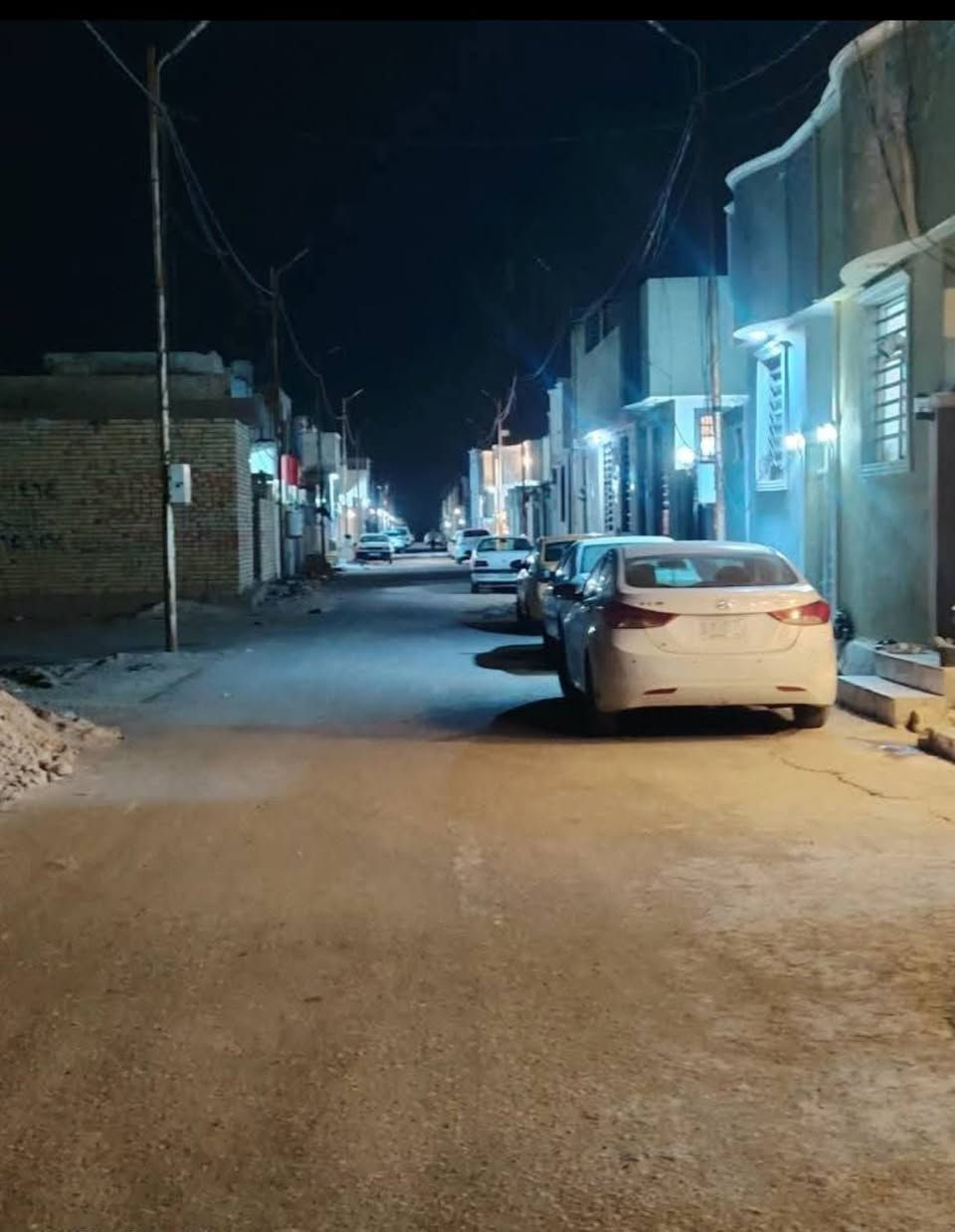 60 متر🏘️ 🏘️ 🏘️ عدد 3 متجاورات قيد الانشاء الموقع مقابل قرية الغدير شارع الصب # عمود ٣٢١
سعر الواحد 27 💸 💸 قابل للتفاوض 
يحتوي غرفه وصاله ومطبخ معزول ومكشوفة وحمام وطارمه
للتواصل *********** وأتساب
شهرين تستلم مفتاح 🔑🔑
