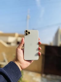 ايفون ١١ برو ماكس • ذاكره ٦٤ • بطاريه ٧٩