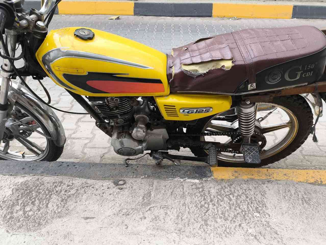 سلام عليكم إخوان إيراني 5 كير موديل 21  أوراق كامله 
 سلف وهندر شغالات 
نواقصها استان تعليگ وسيبايه  والمحرك بيه نضوح الواشرات مشگوگات يرادلهن تبديل 
سعرها 375وبيهة مجال 
 مكاني بغداد الوشاش قريب ع
 الإسكان 
رقمي ***********
