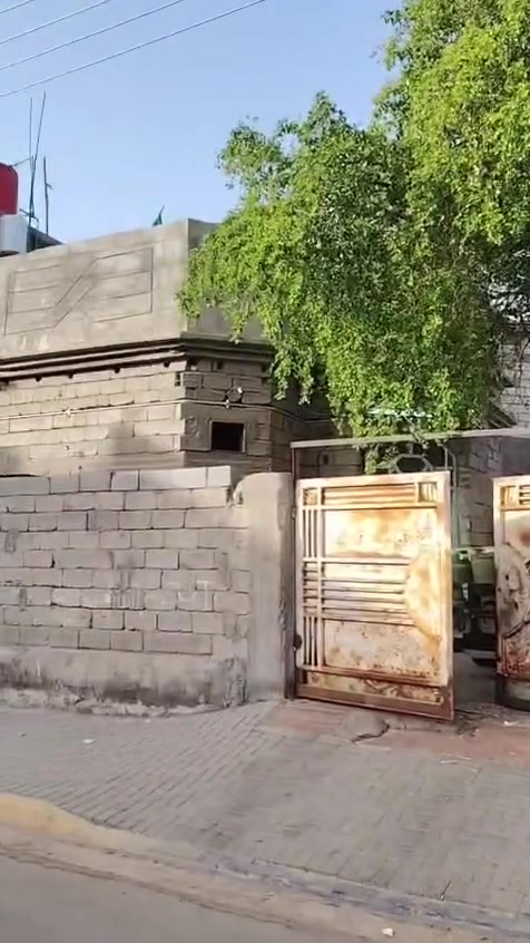 طابو صرف تحويل مباشر
ركن مساحه ٢٠٠ 
دور الشرطه ٧٤ خلف محطه وقود الكندي 
يبعد عن شارع القائد ١٠٠ متر 
تفاصيل ***********
