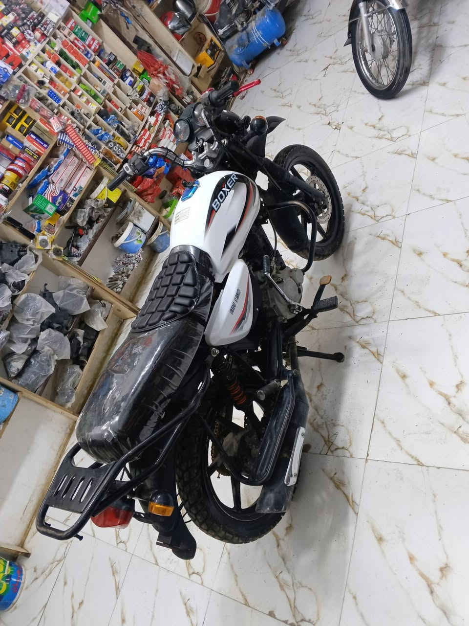 السلام عليكم بوكسر موديل 22
فقط الى الجناي 
كهربائيات كامله 
مال مزاد دراجه جديده 
كلك كلك 
الساعه 750 
بلاستيك ولف خفيف 
دراجه كلش حلوه احلى من الحقيقه 
ملك الدراجات اني 
مزاد مزاد مزاد موجود انواع الدراجات 
 بخار خفيف بمعنى لاستيك ولف 
اللي يحب يتصل لا احد يراسل الي يحب يتصل  
هذا رقم راعيها 
***********
وبيها مجال والعراق كله بي مجال 🤣
