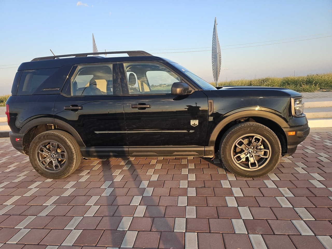 السلام عليكم
بيع او مراوس

فورد برونكو 2022
كلين تايتل كفاله من الصبغ والحادث والتبديل

محرك1.5 توربو 
سلندرv3( ٦ نوزل)

كير 8 نمر 

دفع رباعي دبل اكسل 

فئة big bend

تبريد قطعتين ثلج

تدفئة

حساسات خلفية 

كاميرا خلفية 

رمز الباب من فورد 

خمس مودات قيادة goat 🐐

شاشة ابل كاربلاي

حساسات مري ومسار وستيرن 

((ماشيه 66 الف مايل فقط))

جنطة كبيرة 

اوتو ستوب + اوتو هولد 

سايد بريك دكمة 

كير ماوس 

و....الخ مواصفات فورد معروفة 

مكان السيارة معرض بلاتينيوم لتجارة السيارات  سامراء 

رقم شمالي باسمنا 

***********
***********
