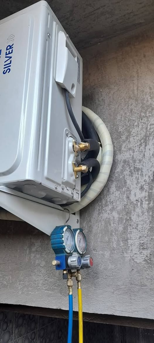 الورشه 🏢 الفنيه للتبريد ❄️ والتكييف 🔥🌡️ 

عندك سبلت أو مكيف عاطل ماعليك بس الاتصال او مراسلة الصفحه

تنصيب - صيانة - تنظيف

شركة 🏢 متنقلة 🛻 لنصب وصيانة جميع انواع السبالت والمكيفات 🧑‍🔧 

غسل وتنظيف موقعي لكافة السبالت والمكيفات 🫧🌊 

شحن جميع انواع الغاز الفرنسي 🇨🇵 الاصلي R22 R410 

معالجه جميع ألاعطال للوحدات الداخلية والخارجية لكافة السبالت والمكيفات 🧑‍🔧 🛠️ 

تأمين كافة قطع الغيار الأصلية 🔩⚙️ 

ضمان لمده سنه كامله للنصب والصيانة 

ضمان نظافة المكان بعد العمل 🧹

الاتصال على الارقام التاليه:  0773 368 7353حسنين
   ***********حسين
