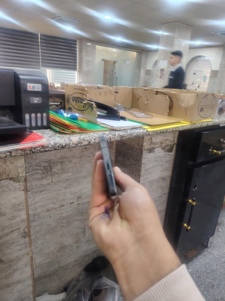 سلام عليكم ايفون ١٣ برو ماكس ذاكره ١٢٨ دبل سيم نموذج m مبدل فقط بطاريه للبيع او مراوس سعره ٥٥٠ ***********
