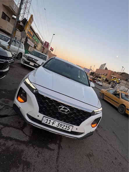 السلام عليكم سنتافيا 2019 وارد امريكي حادث دعامية فقط بدون ارباك بدون صبغ السيارة مكفولة عدا الدعامة امامية وتكحيل بالجاملغ بارد بسيط..
مواصفات 
محرك 2400
شاشة كبيرة 
رادار امامي 
رادار جانبي 
هندبريك دكمة  
خمسة راكب 
كاميرا 
اطفاء ذاتي 
وبعد بيها هواية مواصفات السعر 185 وبيها مجال رقم جديد هزة جديدة تايرات جدد باتري جديد وبسمي السيارة تحويل ثاني يوم مكاني بغداد شارع فلسطين *********** بغداد
