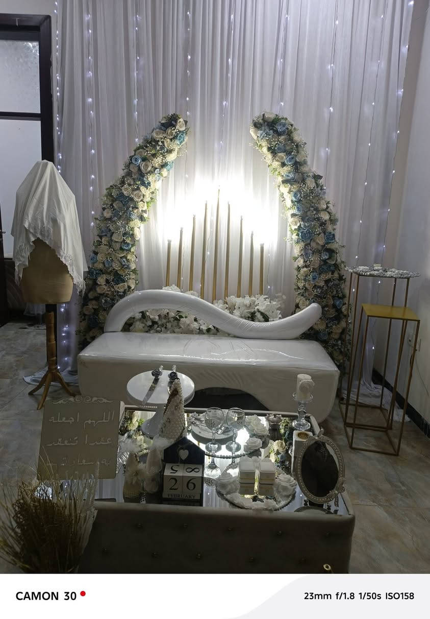 #كوشات_لمسه_الافراح  اجمل الديكورات  الحديثه وجميع الالوان وانسب الاسعار🔥
العروض مستمره ويانا الفرحه بفرحتين🤍 
#كوشات ##حنه #مهر #عرس #خطوبه ‏‪***********‬‏
