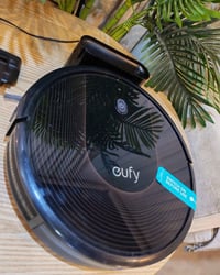 مكنسة كهربائية • أنكر