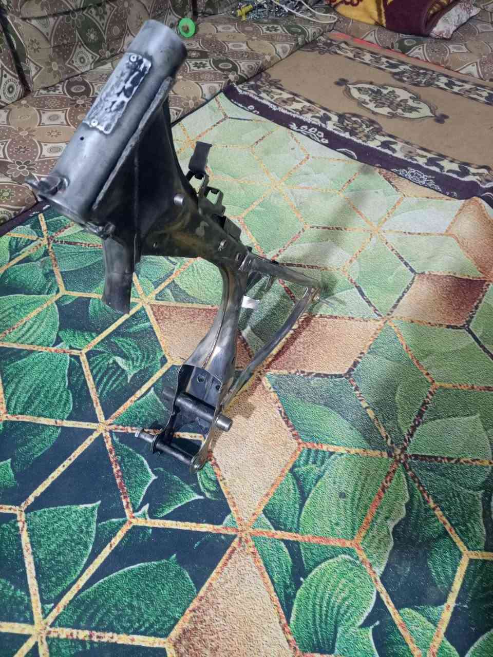 للبيع شاصه اوراق مكان طويريج عوزه بس بوري مات شيال المكينه السعر 175 وبي مجال اي استفسار على هذا الرقم***********
