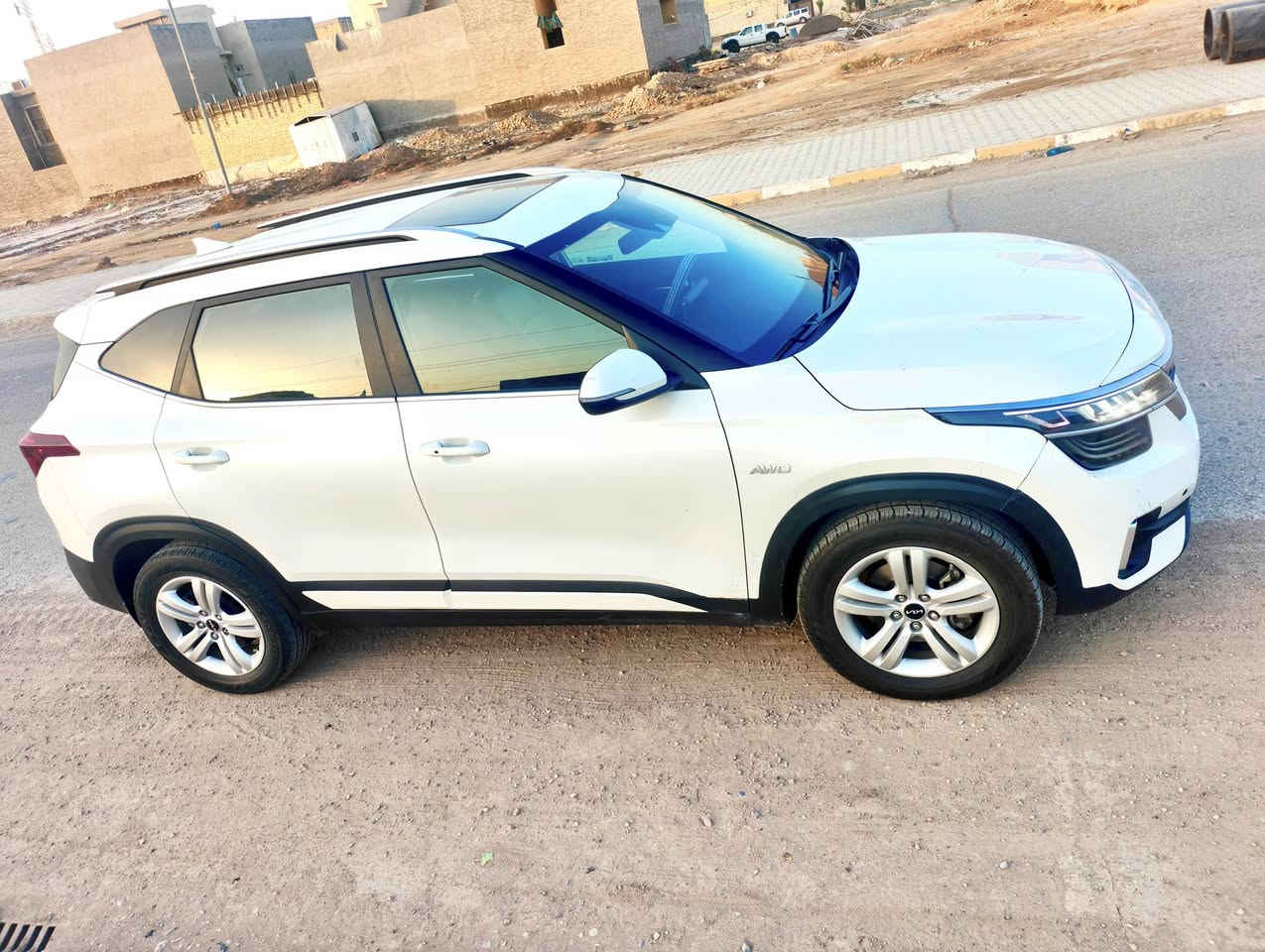 كيا سلتوز ٢٠٢٣ 
وارد امريكي 
فول مواصفات للاخير 
بصمة ابواب وتشغيل 
تشغيل عن بعد 
فتحة سقف سلايت 
عدسات لايت نهاري 
مقاعد جلد وكهرباء 
تبريد وتدفئة بالكشنات 
تدفئة بالمقود 
فور ويل منفصل 
حساسات امامي وخلفي 
حساسات جانبية عند فتح الابواب 
شاشة وكاميرا امامي خلفي 
رادارات امامية وجانبية وتحديد مسار 
محرك ٢٠٠٠ دوش دوش 
السيارة ماشية ٣٠ الف فقط رقم واسط حادثها منشور مع السونار السعر (١٦٥) وبيها مجال مكان السيارة بالكوت مركز محافظة للاستفسار ***********
