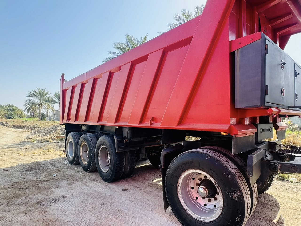 السلام عليكم 
للبيع مكينه 44كير كهربائي جي اف شيال مربوطه قاطره ومقطوره ‭0780 669 0886‬
